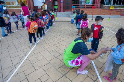 Primer día de colegio con protocolos Covid. SANTI OTERO