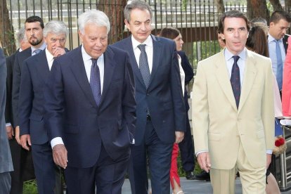 Los expresidentes del Gobierno González, Zapatero y Aznar.-EFE