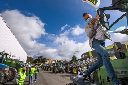 La tractorada organizada por UCCL el año pasado en Burgos partió desde el Coliseum. TOMÁS ALONSO