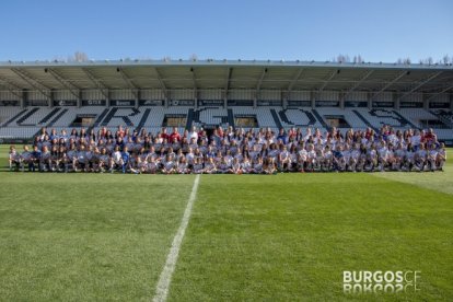 Foto de familia de las componentes del Nuestro Señora de Belén. BURGOS CF