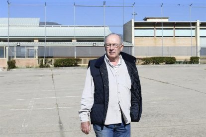 El exvicepresidente del Gobierno Rodrigo Rato a su llegada a la prisión madrileña de Soto del Real para cumplir con su condena de cuatro años y medio de cárcel por las tarjetas "black" de Caja Madrid.-EFE / VÍCTOR LERENA