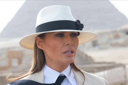 Melania Trump, el pasado 6 de octubre en Egipto.-AFP / SAUL LOEB