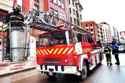 Actuación conjunta de Bomberos y Policía Local. POLICÍA LOCAL DE BURGOS