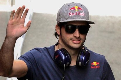 Carlos Sainz, piloto de Toro Rosso.-AFP / JOSE JORDAN