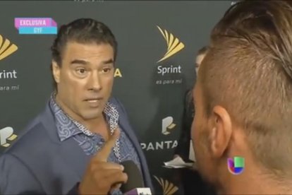 Eduardo Yáñez, justo antes de la agresión al reportero.-YOUTUBE