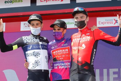 Landa, Aru y Padun completaron el podio de 2021. SANTI OTERO