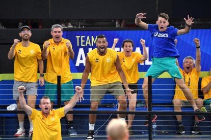 El banquillo de Australia celebra la clasificación.-EPA / AAP