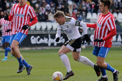 Juanma se escapa de su par. TOMÁS ALONSO