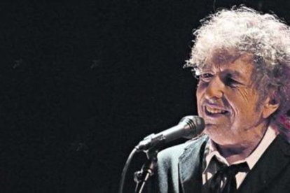 Bob Dylan, cantautor y premio Nobel de Literatura 2016, da entrevistas con cuentagotas.-AP / CHRIS PIZZELLO