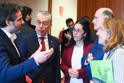 Los ponentes, organizadores y el delegado de la Junta, ayer en Burgos.