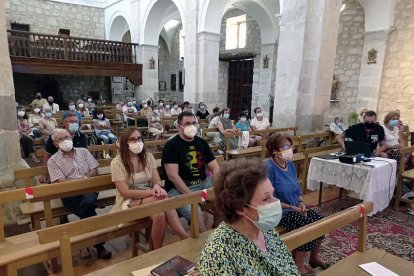 El tributo tuvo lugar en la iglesia de Santa Columba de Adrada de Aza. L. V.