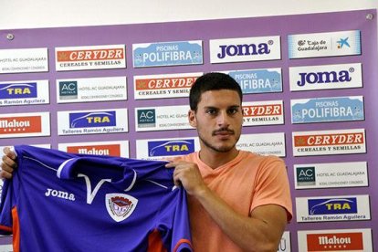 Dani Gómez en su presentación con el Guadalajara.-