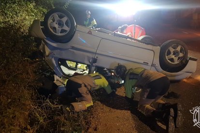 Los bomberos de Burgos acudieron para rescatar al accidentado. BOMBEROS