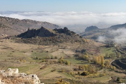 Espectacular panorámica del diapiro de Poza de la Sal. © DARÍO GONZALO