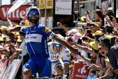 Fernando Gaviria se impone en la primera etapa del Tour.-PHILIPPE LOPEZ (AFP)