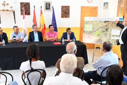 El consejero de Agricultura, Ganadería y Desarrollo Rural, Gerardo Dueñas, abogó hoy en Hontoria de Valdearados. ICAL