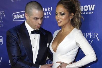 Jennifer Lopez y Casper Smart en Las Vegas, el pasado enero.-EL PERIÓDICO