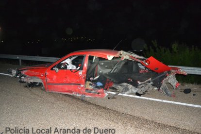 Así quedó uno de los coches implicados en el accidente