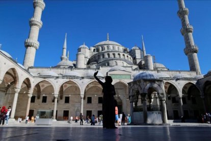 La mezquita azul,el pasado martes.-REUTERS / AMMAR AWAD