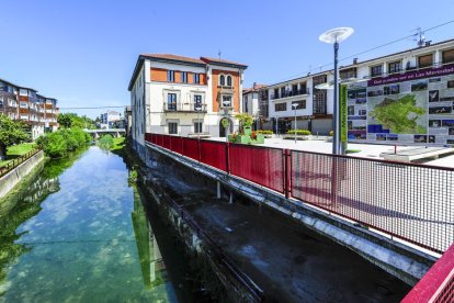 Imagen de la localidad, bañada por el río Cadagua. ISRAEL L. MURILLO