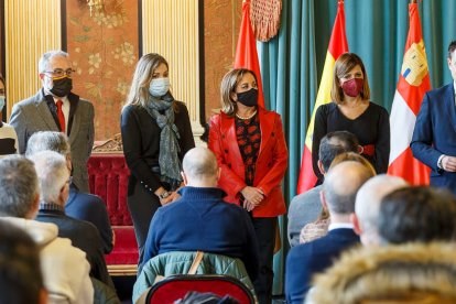 El alcalde de Burgos, Daniel de la Rosa, en el homenaje navideño a los empleados municipales. SANTI OTERO