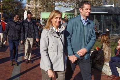 Iñaki Urdangarin, con Cristina, en Vitoria.-EFE / DAVID AGUILAR