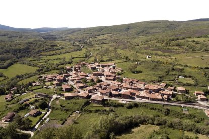 Vista aérea de Pineda de la Sierra. ISRAEL L. MURILLO