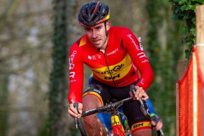 Orts, con el maillot de campeón de España. BURGOS BH