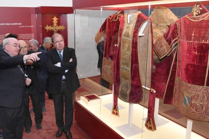 El presidente regional visitó el espacio museístico , «el cual será un magnífico complemento de la exposición de las Edades del Hombre en la cercana Lerma».-ECB