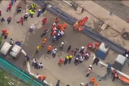 Desplome de un viaducto en construcción en Colombia.-/ ATLAS