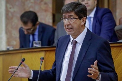 El líder de Ciudadanos en Andalucía, Juan Marín, durante su intervención en el debate de investidura.-JULIO MUÑOZ (EFE)