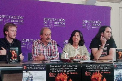 Álvar Camarero, Ramiro Ibáñez, Marta Arroyo y Cándido Cisneros durante la presentación de la ópera rock.-D.S.M.