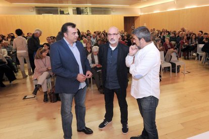 Encuentro de Fernando Aramburu, ayer en el MEH.-Israel L. Murillo