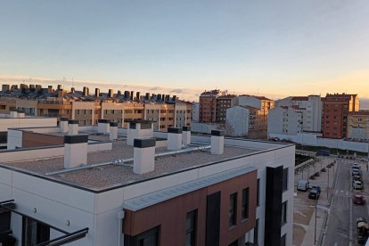 Tras días de niebla, el cielo ha amanecido despejado en Aranda de Duero