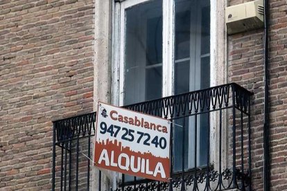 Anuncio de un piso en alquiler en la capital burgalesa. ECB