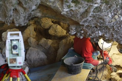 Trabajos de excavación en Mirador.-RAÚL G. OCHOA