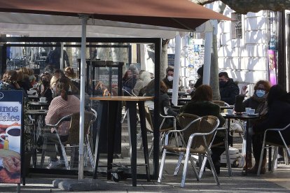 Imagen de una terraza de la capital. ISRAEL L. MURILLO