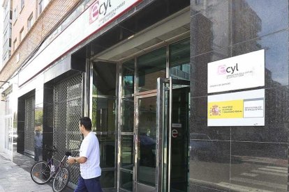 Sede del Ecyl en la calle Calzadas.-RAÚL G. OCHOA