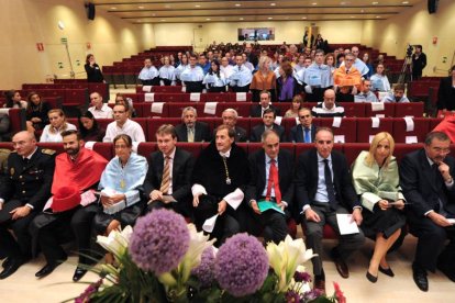 El salón de actos de la Universidad Isabel I acogió la inauguración del curso académico en el centro on line.-ISRAEL L. MURILLO