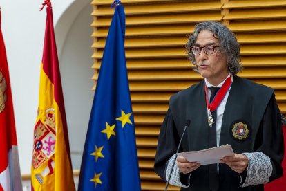 El fiscal superior, Santiago Mena, durante su intervención. SANTI OTERO