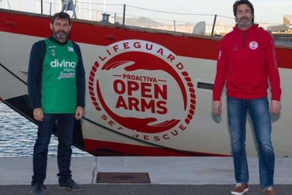 Òscar Camps, responsable de Proactiva Open Arms, y Villacampa.-PROACTIVA OPEN ARMS