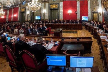 La Sala de Plenos del Tribunal Supremo durante el juicio del ’procés’-EFE / EMILIO NARANJO