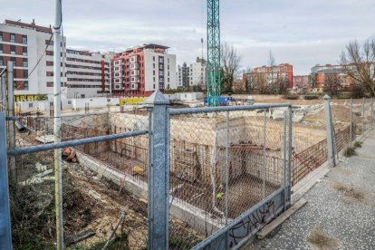 Las viviendas de nueva construcción se compran mucho menos que las de segunda mano. ISRAEL L. MURILLO