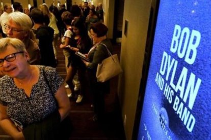 Asistentes al concierto de Bob Dylan en las Vegas, el primero tras recibir el Nobel.-PAUL BUCK / EFE