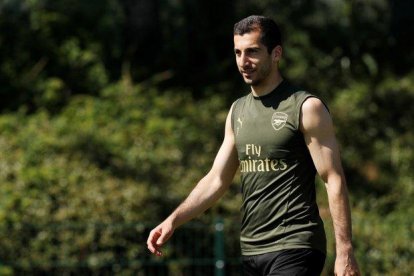 El jugador armenio del Arsenal Henrikh Mkhitaryan durante un entrenamiento.-EL PERIÓDICO