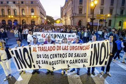 La manifestación partió desde la plaza del Cid y se dirigió hasta la delegación territorial de la Junta de Castilla y León en Burgos.-SANTI OTERO