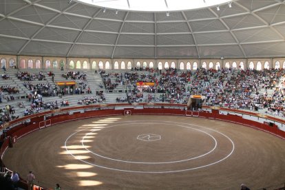 Imagen de archivo de la plaza de toros de Aranda