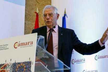 Borrell confirma que no va a dimitir por la polémica de Abengoa.-EMILIO NARANJO