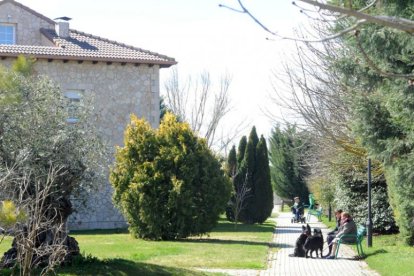 Ambos hombres compartían habitación en esta residencia de mayores en Rabé de las Calzadas, en la que se produjo la agresión el viernes.-I. L. M.