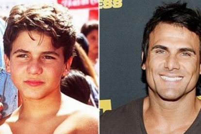 Jeremy Jackson, en los 90, cuando triunfaba en 'Los vigilantes de la playa', y 20 años después.-INSTAGRAM